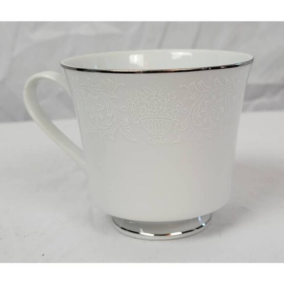 Crown Victoria Lovelace 3.25" Teacup - Picture 1 of 4